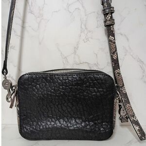 Vince Camuto Black Snakeskin Leather Crossbody Camera Bag EUC